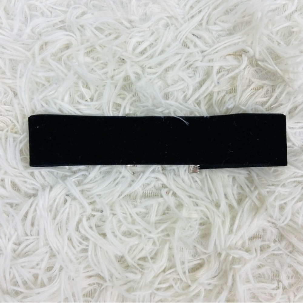 UNBRANDED black crushed velvet choker necklace